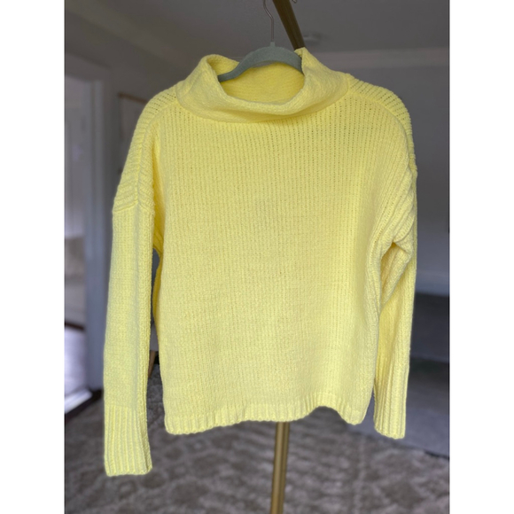 Philosophy Turtleneck Pullover Sweater Yellow Cozy Buttery Soft Pastel Preppy - Picture 2 of 6